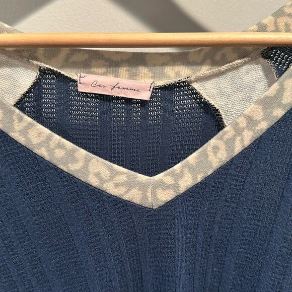 Ces Femme Medium Navy Blue Animal Print Open Knit Dolman Sweater Top - Picture 2 of 11
